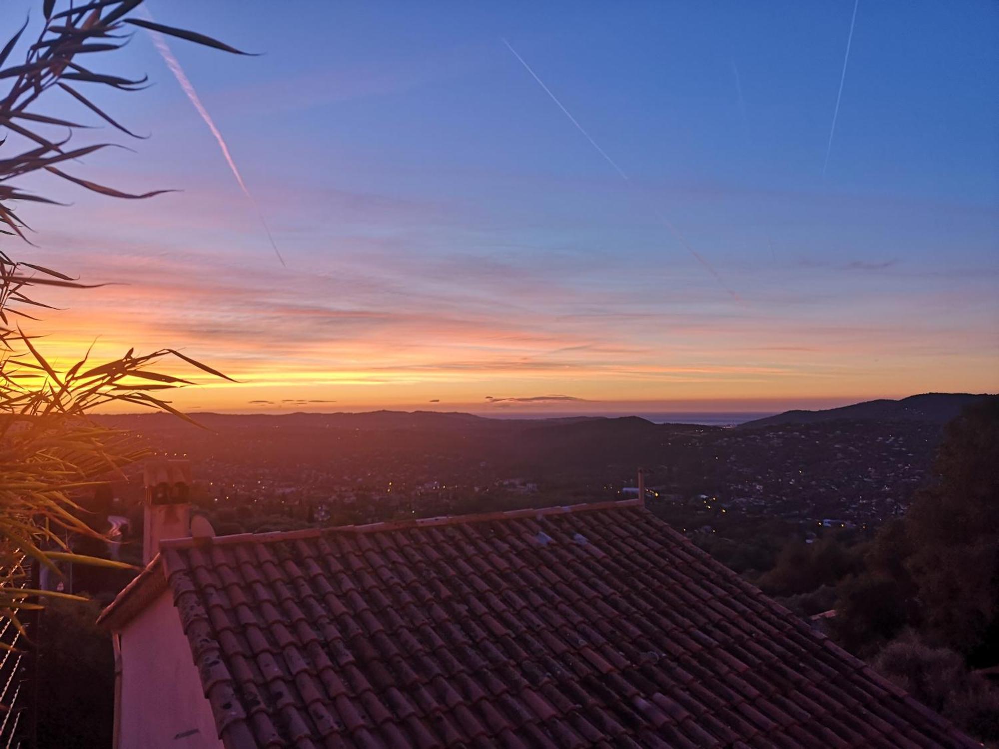 Vue Mer, Au Calme, Avec Jardin ! *